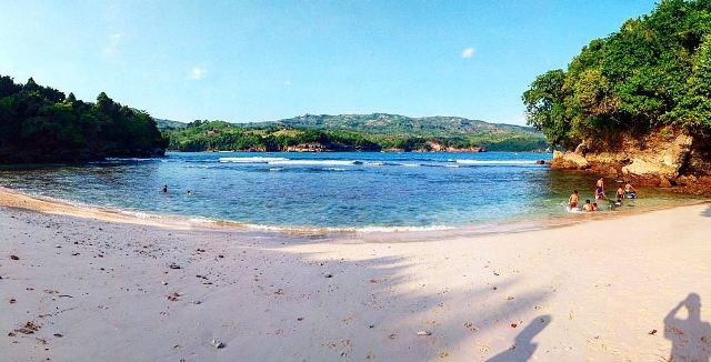 1. Taman Hutan Kota Tulungagung, 2. Kampung Susu Dinasty, 3. Taman Aloon – Aloon Tulungagung, 4. Taman Kali Ngrowo, 5. Agrowisata Belimbing, 6. Pantai Kedung Tumpang, 7. Pantai Molang, 8. Pantai Popoh, 9. Pantai Sanggar, 10. Pantai Sidem, 11. Pantai Pacar, 12. Pantai Godeg, 13. Pantai Coro, 14. Tebing Banyu Mulok, 15. Jambooland Waterpark, 16. Splash Waterpark, 17. Air Terjun Jurang Senggani, 18. Air Terjun Coban Kromo, 19. Air Terjun Kedung Simin, 20. Air Terjun Alas Kandung, 21. Air Terjun Pandan Wangi, 22. Air Terjun Lawean, 23. Candi Penampihan, 24. Candi Dadi, 25. Candi Sanggrahan, 26. Nyawangan Park, 27. Telaga Ngambal, 28. Kedung Tritis, 29. Batu Gedong, 30. Bukit Jomblo, 31. Ranu Gumbolo, 32. Pantai Gerangan, 33. Pantai Brumbun, 34. Pantai Sawah Ombo, 35. Pantai Sioro, 36. Pantai Dlodo, 37. Pantai Klatak Tulungagung , 38. Berburu Sunrise di Pantai Sine, 39. Pantai Lumbung, 40. Pantai Pathok Gebang, 41. Air Terjun Parang Kikis, 42. Jurug Tejo, 43. Gunung Budeg, 44. Candi Boyolangu, 45. Goa Selomangleng, 46. Pantai Ngalur, 47. Sungai Niyama, 48. “Pusat Oleh-oleh” Sentral Kerajinan Industri Marmer, 49. Klenteng Tjoe Tik Kiong, 50. Pantai Pucang Sawit, 51. Waduk Wonorejo, 52. Dokar Dreamland, 53. Gunung Bolo, 54. Wisata Kampung Tani, 55. Goa Pasir, 56. Pantai Gemah, 57. Pantai Patuk Gebang, 58. Pantai Dadap
