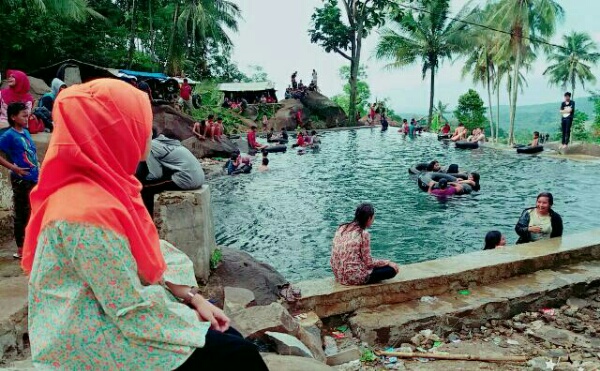 Taman Batu Cijanun Via Headlinejabar, Taman Cijanun Mendadak Viral!!! , Lokasi Taman Batu Cijanun, Rute Menuju Lokasi, Tidak Perlu Bayar Mahal untuk Menikmati Taman Batu Cijanun, Berenang Air Dingin di Cijanun, Wisata Lain di Daerah Purwakarta Selain Taman Batu