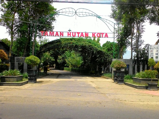 1. Taman Hutan Kota Tulungagung, 2. Kampung Susu Dinasty, 3. Taman Aloon – Aloon Tulungagung, 4. Taman Kali Ngrowo, 5. Agrowisata Belimbing, 6. Pantai Kedung Tumpang, 7. Pantai Molang, 8. Pantai Popoh, 9. Pantai Sanggar, 10. Pantai Sidem, 11. Pantai Pacar, 12. Pantai Godeg, 13. Pantai Coro, 14. Tebing Banyu Mulok, 15. Jambooland Waterpark, 16. Splash Waterpark, 17. Air Terjun Jurang Senggani, 18. Air Terjun Coban Kromo, 19. Air Terjun Kedung Simin, 20. Air Terjun Alas Kandung, 21. Air Terjun Pandan Wangi, 22. Air Terjun Lawean, 23. Candi Penampihan, 24. Candi Dadi, 25. Candi Sanggrahan, 26. Nyawangan Park, 27. Telaga Ngambal, 28. Kedung Tritis, 29. Batu Gedong, 30. Bukit Jomblo, 31. Ranu Gumbolo, 32. Pantai Gerangan, 33. Pantai Brumbun, 34. Pantai Sawah Ombo, 35. Pantai Sioro, 36. Pantai Dlodo, 37. Pantai Klatak Tulungagung , 38. Berburu Sunrise di Pantai Sine, 39. Pantai Lumbung, 40. Pantai Pathok Gebang, 41. Air Terjun Parang Kikis, 42. Jurug Tejo, 43. Gunung Budeg, 44. Candi Boyolangu, 45. Goa Selomangleng, 46. Pantai Ngalur, 47. Sungai Niyama, 48. “Pusat Oleh-oleh” Sentral Kerajinan Industri Marmer, 49. Klenteng Tjoe Tik Kiong, 50. Pantai Pucang Sawit, 51. Waduk Wonorejo, 52. Dokar Dreamland, 53. Gunung Bolo, 54. Wisata Kampung Tani, 55. Goa Pasir, 56. Pantai Gemah, 57. Pantai Patuk Gebang, 58. Pantai Dadap