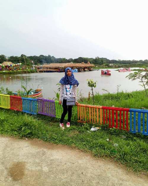 Taman Limo Bekasi via @uwiin2, Ide Pembuatan Uniknya Taman Limo, Lokasi dan Rute ke Taman Limo, Beragam Spot Kece di Taman Limo, Tidak Ada Biaya untuk Tiket Masuk, Penginapan Dekat Taman Limo Juga Tersedia, Wisata Dekat Taman Limo Bekasi
