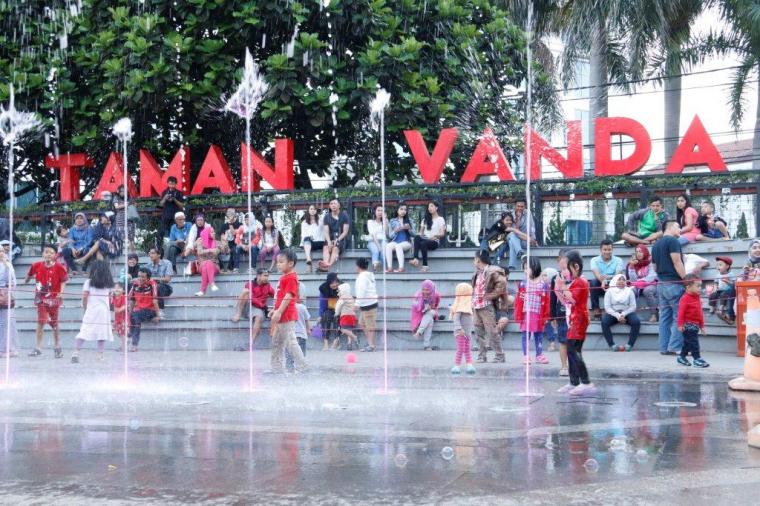 Taman Vanda, Sejarah Berdirinya Taman Vanda, Harga Tiket Masuk Taman Vanda Bandung, Mengulik Keindahan Taman Kota Vanda, Kunjungi Juga Tempat Wisata di sekitar Taman Vanda, Tips Wisata ke Taman Vanda Bandung