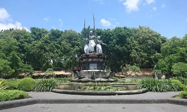 Lapangan Puputan via Trepelin