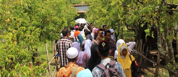 Agrowisata Belimbing via Bojonegorokab, 1. Air Terjun Kedung Peti, 2. Air Terjun Kedung Maor, 3. Air Terjun Grojogan Pucangarum, 4. Air Terjun Krondonan, 5. Air Terjun Clebung Bubulan, 6. Air Terjun Gua Kikik, 7. Air Terjun Kedung Gupit, 8. Waduk Pacal, 9. Waduk Pedang, 10. Banyu Kuning, 11. Taman Wisata Sario, 12. Wana Tirta Dander, 13. Bendungan Gerak Bojonegoro, 14. Agrowisata Belimbing, 15. Bukit Tono, 16. Objek Wisata Negeri di Atas Angin, 17. Watu Gandul, 18. Hutan Jati, 19. Taman Rajekwesi, 20. Kayangan Api, 21. Teksas Wonocolo, 22. Alun – Alun Bojonegoro, 23. Batu Semar, 24. Masjid Agung Darussalam Bojonegoro, 25. Masjid Al Birru Pertiwi, 26. Kelenteng Hok Swie Bio, 27. Petilasan Angling Darma, 28. Makam Wali Kidangan Sukorejo, 29. Makam Buyut Dalem di Kalangan Pacar, 30. Makam Mbah Malang Negoro Kasim, 31. Go Fun Entertainment Complex, 32. Sendang Grogolan, 33. Mata Air Desa Sumberarum, 34. Harya Matahun, 35. Oasis Swimming Pool, 36. Taman Tirta