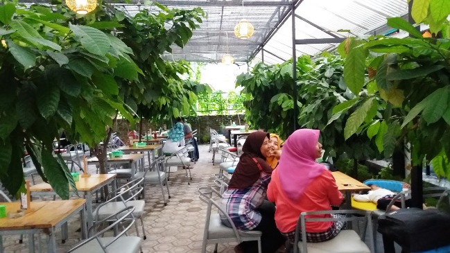 Kebun Cokelat, Balongbendo via indah_haya
