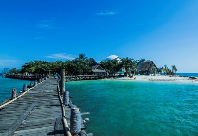 Pulau Umang via wasatabanten, Informasi Umum, Dimana dan Seberapa Luas Taman Ujung Kulon ini?, Titik Destinasi Wisata, Harga Tiket Masuk Taman Ujung Kulon , Jangan Sampai Tersasar, Apalagi Salah Angkutan!, Mulai dari Hotel Melati hingga Resort Siap Dipilih, Hal Wajib dan Hal yang Dilarang Kamu Lakukan Disana