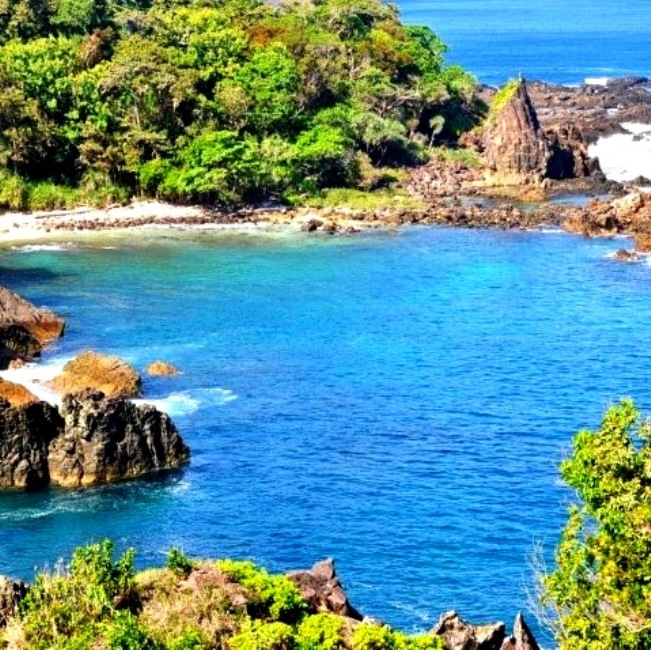 Semenanjung Ujung Kulon via @Yanisiregar, Informasi Umum, Dimana dan Seberapa Luas Taman Ujung Kulon ini?, Titik Destinasi Wisata, Harga Tiket Masuk Taman Ujung Kulon , Jangan Sampai Tersasar, Apalagi Salah Angkutan!, Mulai dari Hotel Melati hingga Resort Siap Dipilih, Hal Wajib dan Hal yang Dilarang Kamu Lakukan Disana