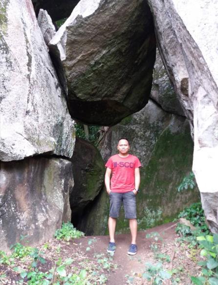 Watu Gandul via @tejo_abadee, 1. Air Terjun Kedung Peti, 2. Air Terjun Kedung Maor, 3. Air Terjun Grojogan Pucangarum, 4. Air Terjun Krondonan, 5. Air Terjun Clebung Bubulan, 6. Air Terjun Gua Kikik, 7. Air Terjun Kedung Gupit, 8. Waduk Pacal, 9. Waduk Pedang, 10. Banyu Kuning, 11. Taman Wisata Sario, 12. Wana Tirta Dander, 13. Bendungan Gerak Bojonegoro, 14. Agrowisata Belimbing, 15. Bukit Tono, 16. Objek Wisata Negeri di Atas Angin, 17. Watu Gandul, 18. Hutan Jati, 19. Taman Rajekwesi, 20. Kayangan Api, 21. Teksas Wonocolo, 22. Alun – Alun Bojonegoro, 23. Batu Semar, 24. Masjid Agung Darussalam Bojonegoro, 25. Masjid Al Birru Pertiwi, 26. Kelenteng Hok Swie Bio, 27. Petilasan Angling Darma, 28. Makam Wali Kidangan Sukorejo, 29. Makam Buyut Dalem di Kalangan Pacar, 30. Makam Mbah Malang Negoro Kasim, 31. Go Fun Entertainment Complex, 32. Sendang Grogolan, 33. Mata Air Desa Sumberarum, 34. Harya Matahun, 35. Oasis Swimming Pool, 36. Taman Tirta