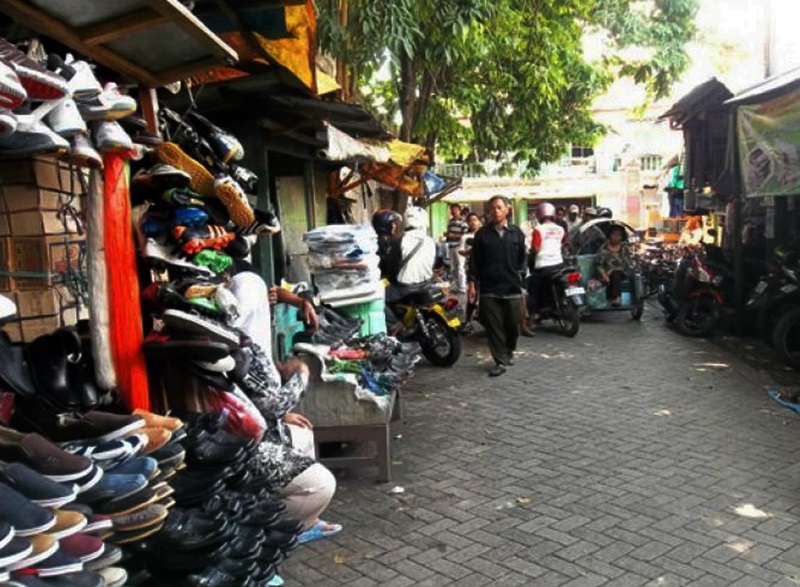 Wisata Kampung Sepatu Krian