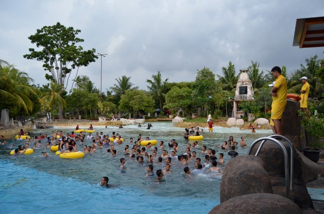 Atlantis Water Adventure via Ancol