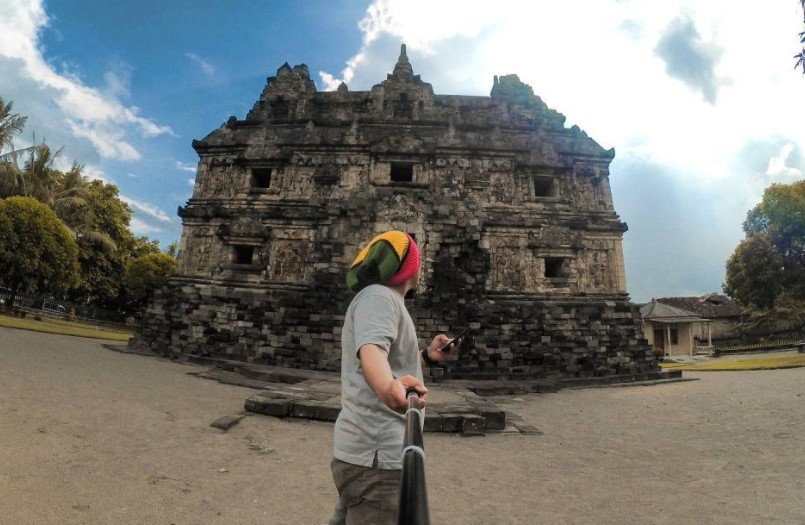 Candi Sari via @hansmaulana88, 1. Candi Prambanan, 2. Candi Ratu Boko, 3. Candi Kalasan, 4. Candi Ijo, 5. Candi Sari, 6. Desa Wisata Kaliurang, 7. Sendratari Ramayana, 8. Objek Wisata Monumen Jogja Kembali (Monjali), 9. Museum Affandi, 10. Objek Wisata Kali Kuning, 11. Museum Gunung Merapi, 12. Museum Ullen Sentalu, 13. Kinahrejo, 14. Goa Jepang, 15. Blue Lagoon Jogja, 16. Jogja Bay Waterpark, 17. Kampung Teletubbies, 18. Batu Alien Cangkringan, 19. Stonehenge Cangkringan, 20. Bukit Klangon Merapi, 21. Tebing Breksi, 22. Trans Studio Mini Jogja, 23. Tlogo Putri Kaliurang, 24. Lava Tour Merapi, 25. Lava Bantal, 26. Omah Salak Sleman, 27. Upside Down World, 28. Taman Pelangi, 29. Green Kayen, 30. Sindu Kusuma Edupark, 31. Tlogo Muncar Kaliurang, 32. Candi Banyunibo, 33. Candi Sambisari, 34. The World Landmarks Merapi Park, 35. Spot Riyadi, 36. Kids Fun Park, 37. Taman Gardu Pandang Kaliurang, 38. Agrowisata Bhumi Merapi, 39. Candi Abang, 40. Museum Mini Sisa Hartaku, 41. Candi Barong, 42. Candi Kimpulan, 43. The Lost World Castle, 44. Bunker Kaliadem Merapi, 45. Embung Tambakboyo, 46. Obelix Hills, 47. Grojogan Watu Purbo, 48. Plunyon Kalikuning, 49. Bukit Turgo, 50. Teras Merapi, 51. Omah Petroek, 52. Sabo Bronggang, 53. Watu Tapak, 54. Studio Alam Gamplong, 55. Kampung Flory, 56. Ledok Sambi, 57. Puri Mataram, 58. Jogja Exotarium, 59. Taman Lampion Kaliurang, 60. Desa Wisata Gabugan, 61. Agrowisata Salak Pondoh Bangunkerto, 62. Desa Wisata Pentingsari, 63. Desa Wisata Kembang Arum, 64. Desa Wisata Kelor, 65. Desa Wisata Pulesari, 66. Kampung Mina Padi Samberembe, 67. Alamanda Jogja Flowers Garden