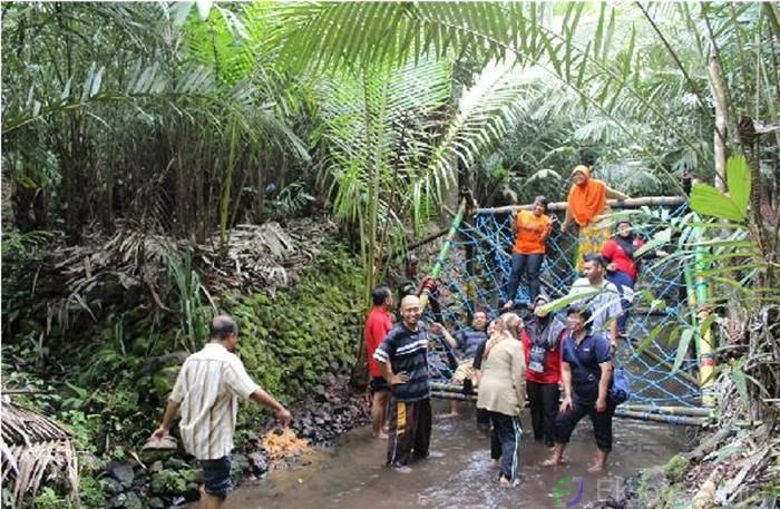 Desa Wisata Pulesari, 1. Candi Prambanan, 2. Candi Ratu Boko, 3. Candi Kalasan, 4. Candi Ijo, 5. Candi Sari, 6. Desa Wisata Kaliurang, 7. Sendratari Ramayana, 8. Objek Wisata Monumen Jogja Kembali (Monjali), 9. Museum Affandi, 10. Objek Wisata Kali Kuning, 11. Museum Gunung Merapi, 12. Museum Ullen Sentalu, 13. Kinahrejo, 14. Goa Jepang, 15. Blue Lagoon Jogja, 16. Jogja Bay Waterpark, 17. Kampung Teletubbies, 18. Batu Alien Cangkringan, 19. Stonehenge Cangkringan, 20. Bukit Klangon Merapi, 21. Tebing Breksi, 22. Trans Studio Mini Jogja, 23. Tlogo Putri Kaliurang, 24. Lava Tour Merapi, 25. Lava Bantal, 26. Omah Salak Sleman, 27. Upside Down World, 28. Taman Pelangi, 29. Green Kayen, 30. Sindu Kusuma Edupark, 31. Tlogo Muncar Kaliurang, 32. Candi Banyunibo, 33. Candi Sambisari, 34. The World Landmarks Merapi Park, 35. Spot Riyadi, 36. Kids Fun Park, 37. Taman Gardu Pandang Kaliurang, 38. Agrowisata Bhumi Merapi, 39. Candi Abang, 40. Museum Mini Sisa Hartaku, 41. Candi Barong, 42. Candi Kimpulan, 43. The Lost World Castle, 44. Bunker Kaliadem Merapi, 45. Embung Tambakboyo, 46. Obelix Hills, 47. Grojogan Watu Purbo, 48. Plunyon Kalikuning, 49. Bukit Turgo, 50. Teras Merapi, 51. Omah Petroek, 52. Sabo Bronggang, 53. Watu Tapak, 54. Studio Alam Gamplong, 55. Kampung Flory, 56. Ledok Sambi, 57. Puri Mataram, 58. Jogja Exotarium, 59. Taman Lampion Kaliurang, 60. Desa Wisata Gabugan, 61. Agrowisata Salak Pondoh Bangunkerto, 62. Desa Wisata Pentingsari, 63. Desa Wisata Kembang Arum, 64. Desa Wisata Kelor, 65. Desa Wisata Pulesari, 66. Kampung Mina Padi Samberembe, 67. Alamanda Jogja Flowers Garden