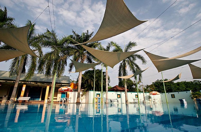 Kolam Renang Ciputra Gwalk via Citralandsurabaya, 1. Kolam Renang Atlas Sport Center, 2. Waterpark Kenjeran, 3. Pondok Tjandra Indah Sports Club, 4. Kolam Renang Manyar, 5. Kolam Renang Club House Regency 21, 6. Kolam Renang Hayam Wuruk, 7. Kolam Renang UNESA, 8. Kolam Renang Wisata Bukit Mas, 9. Kolam Renang Fatmaba, 10. Kolam Renang Graha Residence, 11. Kolam Renang Koni Jawa Timur, 12. Kolam Renang Royal Club House, 13. Kolam Renang Rooftop Pool Best Western Papilio Hotel, 14. Kolam Renang Al-Hikmah Sport Center, 15. Queen Victoria Club House, 16. Kolam Renang Jala Krida Tirta, 17. Kolam Renang Pantai Mentari, 18. Kolam Renang The Body Art, 19. Club Puri Mas, 20. Mentari Sport Center, 21. Primalaras Kolam Renang, 22. Kolam Renang Primavera, 23. Kolam Renang Ciputra Gwalk, 24. Kolam Renang Banyu Biru, 25. Kolam Renang Brawijaya, 26. Taman Mansion, 27. Kolam Renang KKO Usman Harun Karang Pilang