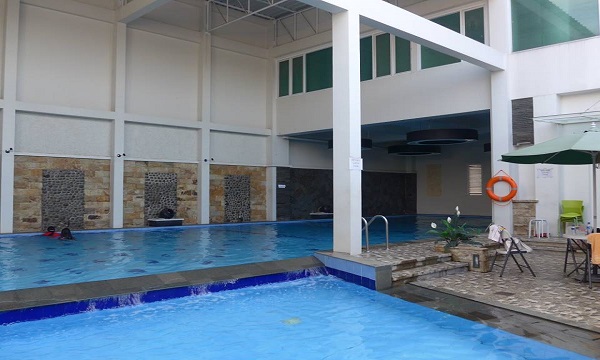 Kolam Renang House of Shafa via @Houseofshafa 
