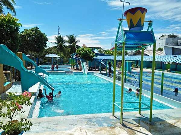 Kolam Renang Licia, 1. Wisata Jona Garden, 2. BIESTRO INDONESIA ( Taman Berkuda dan Memanah Binjai ), 3. Sawah Lukis, 4. Kolam Abadi Langkat, 5. Air Terjun Siluman Namo Belanga, 6. Namu Sira – Sira, 7. Pantai Florida / Pemandian Air Namu Ukur, 8. Kampung Kuliner Binjai, 9. Pasar Kaget Binjai, 10. Taman Merdeka Kota Binjai, 11. Arung Jeram Sungai Bingei, 12. Taman Selfie, 13. Taman Balita Kota Binjai, 14. Stasiun Binjai, 15. Taman Remaja Binjai, 16. Taman Edukasi Binjai, 17. Masjid Raya Binjai, 18. Belanja di Binjai Super Mall, 19. Kolam Renang Qitaro, 20. Taman RTH Dewi Sri, 21. Shri Raja Rajesvari Amman Padang Cermin Koil, 22. Pantai SB, 23. Titik Nol Kota Binjai, 24. Kolam Renang Tirta Raerim, 25. Kuil Shri Mariamman, 26. Kolam Renang Licia, 27. Kolam Renang Dendang Tirta, 28. Brahrang Asri Swimming Pool, 29. Kolam Renang Tirta Mulia, 30. Masjid Agung Binjai, 31. Tugu Perjuangan 1945, 33. Rumah Makan Irian Binjai