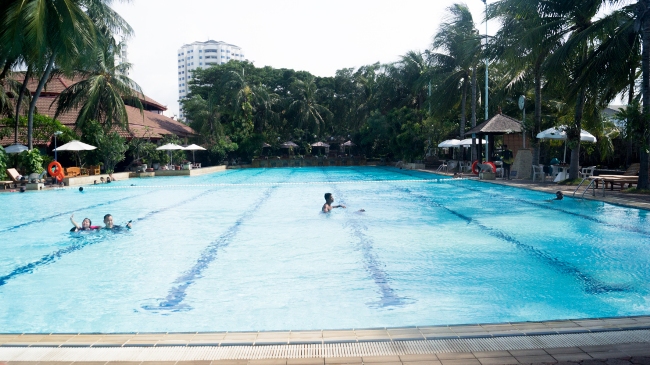 Kolam Renang Pantai Mutiara Sport Center via Sportsclubpm