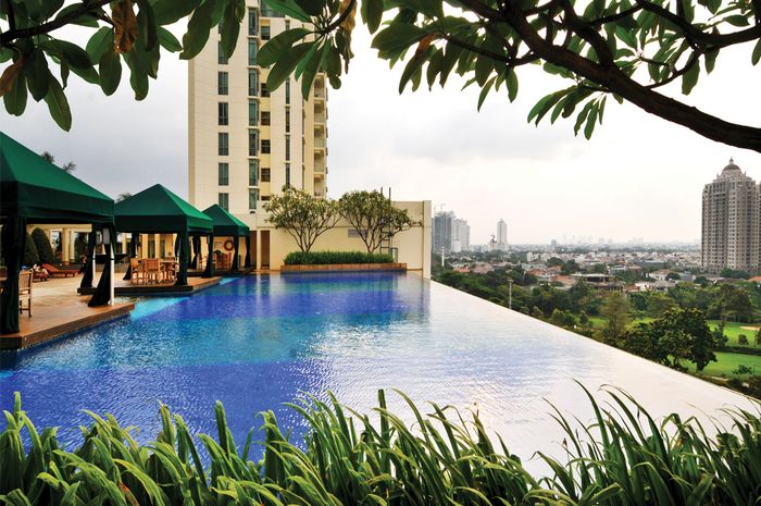 Kolam Renang Rooftop Senayan City via Grid
