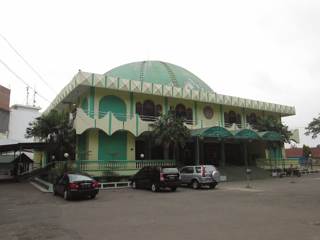 Masjid Agung Binjai via Safarimasjidnusantara, 1. Wisata Jona Garden, 2. BIESTRO INDONESIA ( Taman Berkuda dan Memanah Binjai ), 3. Sawah Lukis, 4. Kolam Abadi Langkat, 5. Air Terjun Siluman Namo Belanga, 6. Namu Sira – Sira, 7. Pantai Florida / Pemandian Air Namu Ukur, 8. Kampung Kuliner Binjai, 9. Pasar Kaget Binjai, 10. Taman Merdeka Kota Binjai, 11. Arung Jeram Sungai Bingei, 12. Taman Selfie, 13. Taman Balita Kota Binjai, 14. Stasiun Binjai, 15. Taman Remaja Binjai, 16. Taman Edukasi Binjai, 17. Masjid Raya Binjai, 18. Belanja di Binjai Super Mall, 19. Kolam Renang Qitaro, 20. Taman RTH Dewi Sri, 21. Shri Raja Rajesvari Amman Padang Cermin Koil, 22. Pantai SB, 23. Titik Nol Kota Binjai, 24. Kolam Renang Tirta Raerim, 25. Kuil Shri Mariamman, 26. Kolam Renang Licia, 27. Kolam Renang Dendang Tirta, 28. Brahrang Asri Swimming Pool, 29. Kolam Renang Tirta Mulia, 30. Masjid Agung Binjai, 31. Tugu Perjuangan 1945, 33. Rumah Makan Irian Binjai