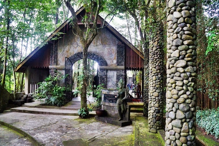 Museum Ullen Sentalu via Liburananak, Lokasi Desa Wisata Kaliurang, Fasilitas yang Ada di Kawasan Desa Wisata Kaliurang, Harga Tiket Masuk Taman Wisata Kaliurang, Daya Tarik Desa Wisata Kaliurang, Kuliner Khas Kaliurang yang Wajib Dicoba, Tips dan Saran Berlibur