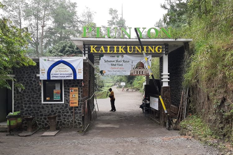 Plunyon Kalikuning via Kompas, 1. Candi Prambanan, 2. Candi Ratu Boko, 3. Candi Kalasan, 4. Candi Ijo, 5. Candi Sari, 6. Desa Wisata Kaliurang, 7. Sendratari Ramayana, 8. Objek Wisata Monumen Jogja Kembali (Monjali), 9. Museum Affandi, 10. Objek Wisata Kali Kuning, 11. Museum Gunung Merapi, 12. Museum Ullen Sentalu, 13. Kinahrejo, 14. Goa Jepang, 15. Blue Lagoon Jogja, 16. Jogja Bay Waterpark, 17. Kampung Teletubbies, 18. Batu Alien Cangkringan, 19. Stonehenge Cangkringan, 20. Bukit Klangon Merapi, 21. Tebing Breksi, 22. Trans Studio Mini Jogja, 23. Tlogo Putri Kaliurang, 24. Lava Tour Merapi, 25. Lava Bantal, 26. Omah Salak Sleman, 27. Upside Down World, 28. Taman Pelangi, 29. Green Kayen, 30. Sindu Kusuma Edupark, 31. Tlogo Muncar Kaliurang, 32. Candi Banyunibo, 33. Candi Sambisari, 34. The World Landmarks Merapi Park, 35. Spot Riyadi, 36. Kids Fun Park, 37. Taman Gardu Pandang Kaliurang, 38. Agrowisata Bhumi Merapi, 39. Candi Abang, 40. Museum Mini Sisa Hartaku, 41. Candi Barong, 42. Candi Kimpulan, 43. The Lost World Castle, 44. Bunker Kaliadem Merapi, 45. Embung Tambakboyo, 46. Obelix Hills, 47. Grojogan Watu Purbo, 48. Plunyon Kalikuning, 49. Bukit Turgo, 50. Teras Merapi, 51. Omah Petroek, 52. Sabo Bronggang, 53. Watu Tapak, 54. Studio Alam Gamplong, 55. Kampung Flory, 56. Ledok Sambi, 57. Puri Mataram, 58. Jogja Exotarium, 59. Taman Lampion Kaliurang, 60. Desa Wisata Gabugan, 61. Agrowisata Salak Pondoh Bangunkerto, 62. Desa Wisata Pentingsari, 63. Desa Wisata Kembang Arum, 64. Desa Wisata Kelor, 65. Desa Wisata Pulesari, 66. Kampung Mina Padi Samberembe, 67. Alamanda Jogja Flowers Garden