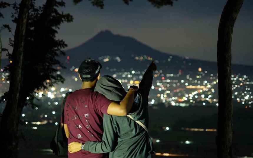 Spot Riayadi via @annasoktavian12, 1. Candi Prambanan, 2. Candi Ratu Boko, 3. Candi Kalasan, 4. Candi Ijo, 5. Candi Sari, 6. Desa Wisata Kaliurang, 7. Sendratari Ramayana, 8. Objek Wisata Monumen Jogja Kembali (Monjali), 9. Museum Affandi, 10. Objek Wisata Kali Kuning, 11. Museum Gunung Merapi, 12. Museum Ullen Sentalu, 13. Kinahrejo, 14. Goa Jepang, 15. Blue Lagoon Jogja, 16. Jogja Bay Waterpark, 17. Kampung Teletubbies, 18. Batu Alien Cangkringan, 19. Stonehenge Cangkringan, 20. Bukit Klangon Merapi, 21. Tebing Breksi, 22. Trans Studio Mini Jogja, 23. Tlogo Putri Kaliurang, 24. Lava Tour Merapi, 25. Lava Bantal, 26. Omah Salak Sleman, 27. Upside Down World, 28. Taman Pelangi, 29. Green Kayen, 30. Sindu Kusuma Edupark, 31. Tlogo Muncar Kaliurang, 32. Candi Banyunibo, 33. Candi Sambisari, 34. The World Landmarks Merapi Park, 35. Spot Riyadi, 36. Kids Fun Park, 37. Taman Gardu Pandang Kaliurang, 38. Agrowisata Bhumi Merapi, 39. Candi Abang, 40. Museum Mini Sisa Hartaku, 41. Candi Barong, 42. Candi Kimpulan, 43. The Lost World Castle, 44. Bunker Kaliadem Merapi, 45. Embung Tambakboyo, 46. Obelix Hills, 47. Grojogan Watu Purbo, 48. Plunyon Kalikuning, 49. Bukit Turgo, 50. Teras Merapi, 51. Omah Petroek, 52. Sabo Bronggang, 53. Watu Tapak, 54. Studio Alam Gamplong, 55. Kampung Flory, 56. Ledok Sambi, 57. Puri Mataram, 58. Jogja Exotarium, 59. Taman Lampion Kaliurang, 60. Desa Wisata Gabugan, 61. Agrowisata Salak Pondoh Bangunkerto, 62. Desa Wisata Pentingsari, 63. Desa Wisata Kembang Arum, 64. Desa Wisata Kelor, 65. Desa Wisata Pulesari, 66. Kampung Mina Padi Samberembe, 67. Alamanda Jogja Flowers Garden