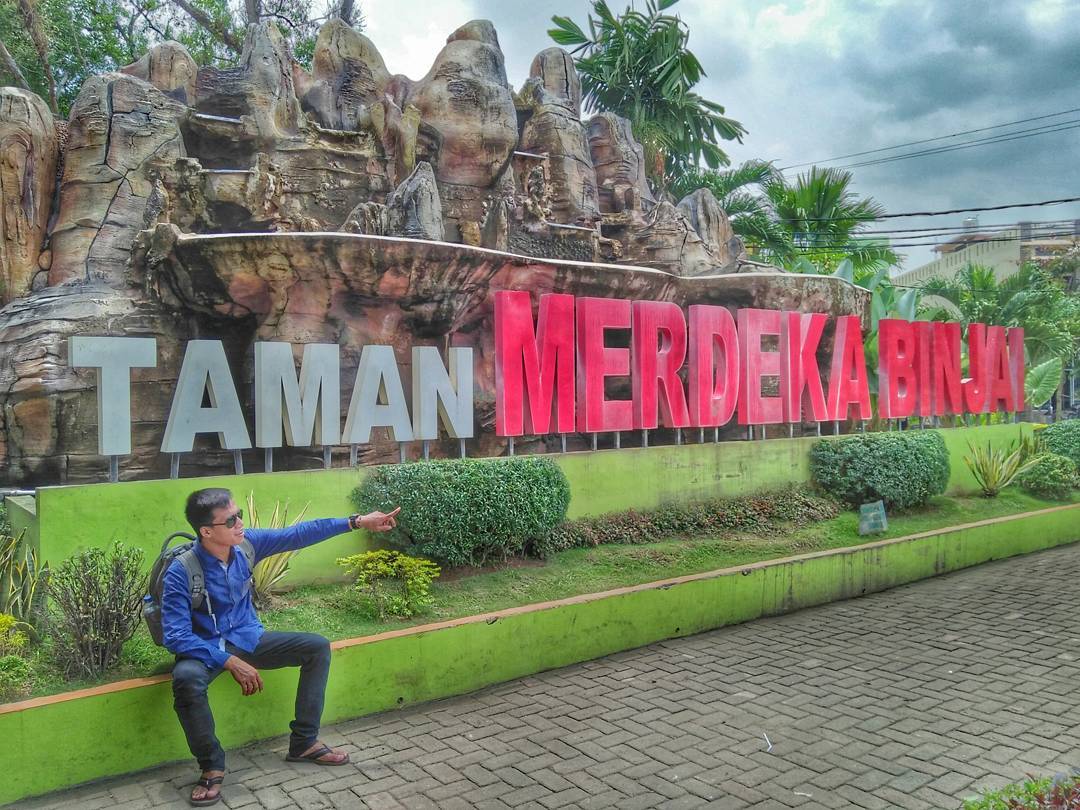Taman Merdeka Kota Binjai via IG @rudiyanto_cs, 1. Wisata Jona Garden, 2. BIESTRO INDONESIA ( Taman Berkuda dan Memanah Binjai ), 3. Sawah Lukis, 4. Kolam Abadi Langkat, 5. Air Terjun Siluman Namo Belanga, 6. Namu Sira – Sira, 7. Pantai Florida / Pemandian Air Namu Ukur, 8. Kampung Kuliner Binjai, 9. Pasar Kaget Binjai, 10. Taman Merdeka Kota Binjai, 11. Arung Jeram Sungai Bingei, 12. Taman Selfie, 13. Taman Balita Kota Binjai, 14. Stasiun Binjai, 15. Taman Remaja Binjai, 16. Taman Edukasi Binjai, 17. Masjid Raya Binjai, 18. Belanja di Binjai Super Mall, 19. Kolam Renang Qitaro, 20. Taman RTH Dewi Sri, 21. Shri Raja Rajesvari Amman Padang Cermin Koil, 22. Pantai SB, 23. Titik Nol Kota Binjai, 24. Kolam Renang Tirta Raerim, 25. Kuil Shri Mariamman, 26. Kolam Renang Licia, 27. Kolam Renang Dendang Tirta, 28. Brahrang Asri Swimming Pool, 29. Kolam Renang Tirta Mulia, 30. Masjid Agung Binjai, 31. Tugu Perjuangan 1945, 33. Rumah Makan Irian Binjai