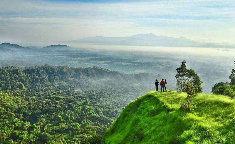 Bukit Teletubis via @farizal_hakim