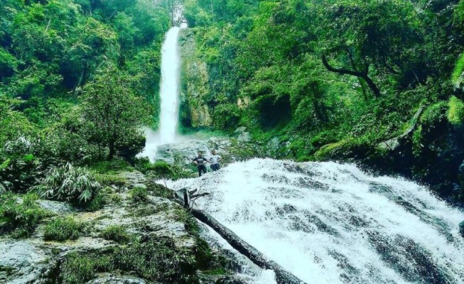 Curug Cibangkit, 1. Pantai Karang Bokor, 2. Pantai Pasir Putih Sawarna, 3. Curug Ciporolak, 4. Curug Cihear, 5. Curuh Kanteh, 6. Agrowisata Kebun Teh Cikuya, 7. Curug Kumpay, 8. Curug Cibangkit, 9. Curug Sipayung, 10. Situ Palayangan, 11. Pantai Talanca, 12. Wisata Seni Batik Khas Lebak, 13. Situs Cibedug, 14. Wisata Air Panas Senanghati, 15. Pantai Suka Hujan, 16. Pantai Cihara, 17. Pantai Goa Langir Sawarna, 18. Gua Seribu Candi, 19. Wisata Tapak Kaki Raksasa si Kabayan, 20. Wisata Air Panas Cipanas, 21. Wisata Kampung Baduy, 22. Pantai Karang Malang, 23. Objek Wisata Samaun’s Hill Park, 24. Pantai Ciantir, 25. Pantai Bagedur, 26. Pantai Tanjung Layar, 27. Curug Munding, 28. Situ Cicinta, 29. Curug Sata, 30. Wisata Arung Jeram Sungai Ciberang, 31. Curug Cimayang, 32. Gua Maria Bukit Kanada, 33. Alun – alun Rangkasbitung, 34. Museum Multatuli Lebak, 35. Pantai Karang Songsong