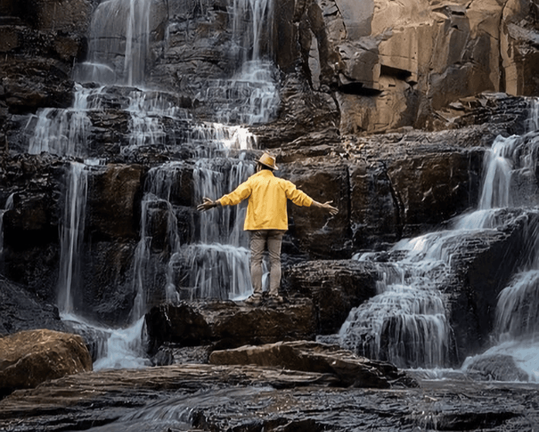 Curug Kanoman via @bayuboyka, 1. Pantai Ujung Negoro Batang, 2. Pantai Celong, 3. Pantai Jodo Gringsing Batang, 4. Pantai Sigandu Batang – Safari Beach Jateng, 5. Kebun Teh Pagilaran Batang, 6. Curug Sijeglong, 7. Curug Agung Batang, 8. Curug Bidadari, 9. Curug Sodong, 10. Curug Genting Blado, 11. Rivertubing di Kali Lampir, 12. Telaga Dringo Batang, 13. Pemandian Air Panas Sangu Banyu, 14. Agrowisata Salak Sodong Batang, 15. Taman Budaya dan Rekreasi Kramat, 16. Batang Dolphin Center, 17. Ecopark Bandar, 18. Desa Wisata Pranten, 19. Goa Jepang (Tutup), 20. Tubing Pandansari Batang, 21. Pantai Pelabuhan Perikanan Batang, 22. Pantai Buntu – Pantai Jodo, 23. Batu Gamelan Batang, 24. Agrowisata Selopajang Timur, 25. Puncak Patran, 26. Wisata Alam Sikembang, 27. Curug Gombong, 28. Curug Botoh, 29. Curug Kanoman, 30. Green House Sri Tani Lestari – Taman Bunga Krisan, 31. Rumah Pohon Tombo (Tutup), 32. Curug Sipitung, 33. Curug Lojahan, 34. Pantai Sicepit – Pantai Segolok, 35. Jembatan Buntu Sengon, 36. Wana Wisata Polowono, 37. Pandang Sri Gunung, 38. Curug Sidangkrong, 39. Hutan Kota Rajawali Batang