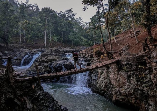Curug Leuwi Bumi via @idhammaulanayusuf, Tempat Wisata di Pandeglang Paling Hits, Wisata Sejarah di Pandeglang  , Wisata Religi di Pandeglang, Tempat Wisata di Pandeglang yang Lainnya, Tempat Wisata di Sekitar Pandeglang
