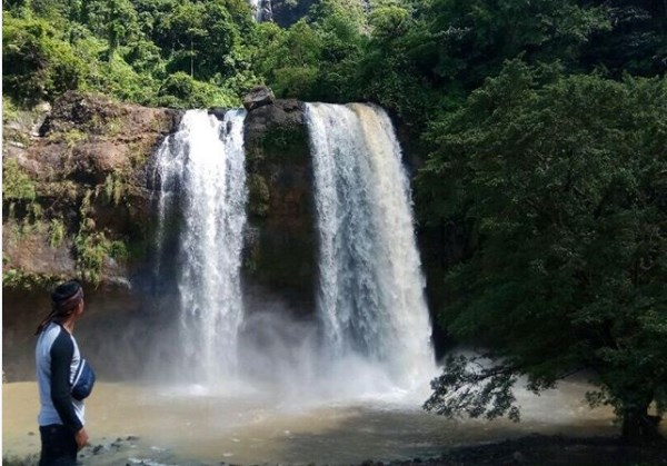 Curug Sodong via @wawangunawan, 1. Curug Sentral, 2. Curug Cibeureum, 3. Curug Cirajeg, 4. Curug Cikaso, 5. Curug Cikaret, 6. Curug Cigangsa, 7. Curug Puncak Jeruk, 8. Curug Puncak Manik, 9. Curug Sawer, 10. Curug Tengah, 11. Curug Sodong, 12. Curug Awang, 13. Curug Cimarinjung, 14. Curug Bibijilan, 15. Curug Pareang, 16. Curug Cikanteh, 17. Curug Batu Tapak, 18. Curug Gentong