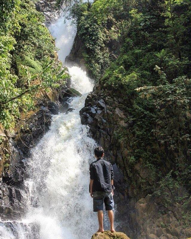 Curuh Kanteh via IG, 1. Pantai Karang Bokor, 2. Pantai Pasir Putih Sawarna, 3. Curug Ciporolak, 4. Curug Cihear, 5. Curuh Kanteh, 6. Agrowisata Kebun Teh Cikuya, 7. Curug Kumpay, 8. Curug Cibangkit, 9. Curug Sipayung, 10. Situ Palayangan, 11. Pantai Talanca, 12. Wisata Seni Batik Khas Lebak, 13. Situs Cibedug, 14. Wisata Air Panas Senanghati, 15. Pantai Suka Hujan, 16. Pantai Cihara, 17. Pantai Goa Langir Sawarna, 18. Gua Seribu Candi, 19. Wisata Tapak Kaki Raksasa si Kabayan, 20. Wisata Air Panas Cipanas, 21. Wisata Kampung Baduy, 22. Pantai Karang Malang, 23. Objek Wisata Samaun’s Hill Park, 24. Pantai Ciantir, 25. Pantai Bagedur, 26. Pantai Tanjung Layar, 27. Curug Munding, 28. Situ Cicinta, 29. Curug Sata, 30. Wisata Arung Jeram Sungai Ciberang, 31. Curug Cimayang, 32. Gua Maria Bukit Kanada, 33. Alun – alun Rangkasbitung, 34. Museum Multatuli Lebak, 35. Pantai Karang Songsong
