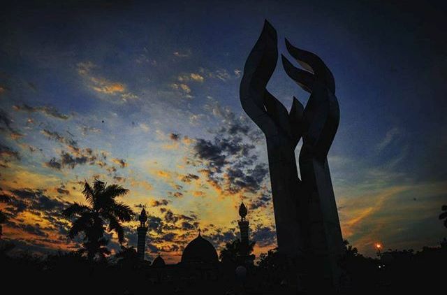 Monumen Nasional Arek Lancor via IG