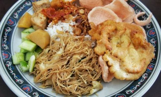 Nasi Uduk Pak Jhon via Foody, Sejarah Berdirinya Taman Jajan Bintaro , Lokasi dan Cara Menuju Taman Jajan, Jam Buka Taman Jajan CBD Bintaro, Fasilitas di Taman Jajan CBD Bintaro, Kuliner di Taman Jajan Bintaro