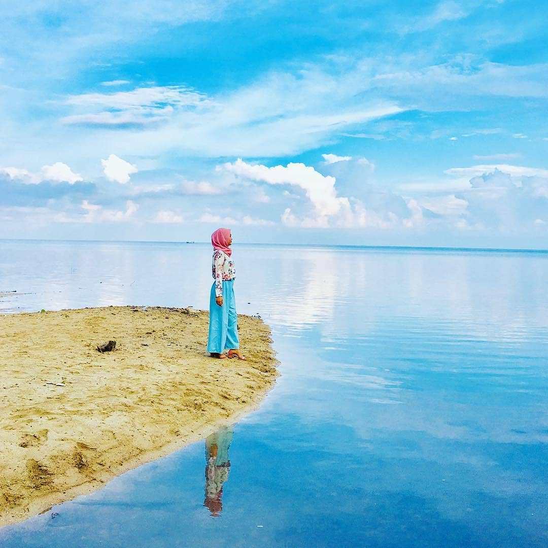 Pantai Bama via @rafenskabianca, 1. Taman Nasional Baluran, 2. Pantai Pasir Putih Situbondo, 3. Pantai Bletok, 4. Pantai Lempuyang, 5. Pantai Tangsi, 6. Pantai Keperan, 7. Pantai Pathek, 8. Pantai Tampora Situbondo, 9. Pantai Balanan, 10. Pantai Banongan, 11. Pantai Bama, 12. Wisata Kampung Blekok, 13. Pantai sejile, 14. Pantai Firdaus Banongan, 15. Bekol Savana TN Baluran, 16. Air Terjun Setancak, 17. Air Terjun Talempong, 18. Alun – Alun Situbondo, 19. Rumah Residen Besuki, 20. Puncak Ringgit, 21. Pabrik Gula Olean, 22. Monumen 1000 Km Anyer Panarukan, 23. Arung Jeram Samir Situbondo, 24. Perkebunan Kopi Kayu Mas, 25. Padang Savana Situbondo, 26. Pelabuhan Rakyat Panarukan, 27. Taman Asembagus, 28. Kolam Renang Tirta Pandawa Situbondo, 29. Pelabuhan Jangkar Situbondo, 30. Waduk Curah Cottok Situbondo, 31. Gunung Argopura, 32. Kelenteng Poo Tong Biaw Situbondo, 33. Pantai Pasir Hitam Banongan, 34. Pantai Pandean, 35. Waduk Bajulmati, 36. Bukit Cappore, 37. Pantai Bilik Situbondo, 38. Puncak Rengganis Argopuro Situbondo, 39. Padang Rumput Sikasur