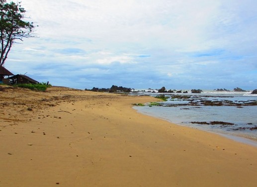 Pantai Talanca, 1. Pantai Karang Bokor, 2. Pantai Pasir Putih Sawarna, 3. Curug Ciporolak, 4. Curug Cihear, 5. Curuh Kanteh, 6. Agrowisata Kebun Teh Cikuya, 7. Curug Kumpay, 8. Curug Cibangkit, 9. Curug Sipayung, 10. Situ Palayangan, 11. Pantai Talanca, 12. Wisata Seni Batik Khas Lebak, 13. Situs Cibedug, 14. Wisata Air Panas Senanghati, 15. Pantai Suka Hujan, 16. Pantai Cihara, 17. Pantai Goa Langir Sawarna, 18. Gua Seribu Candi, 19. Wisata Tapak Kaki Raksasa si Kabayan, 20. Wisata Air Panas Cipanas, 21. Wisata Kampung Baduy, 22. Pantai Karang Malang, 23. Objek Wisata Samaun’s Hill Park, 24. Pantai Ciantir, 25. Pantai Bagedur, 26. Pantai Tanjung Layar, 27. Curug Munding, 28. Situ Cicinta, 29. Curug Sata, 30. Wisata Arung Jeram Sungai Ciberang, 31. Curug Cimayang, 32. Gua Maria Bukit Kanada, 33. Alun – alun Rangkasbitung, 34. Museum Multatuli Lebak, 35. Pantai Karang Songsong