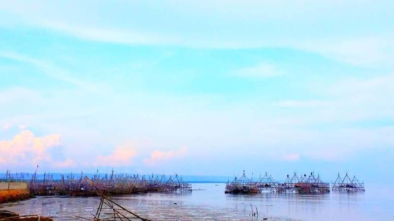 Pantai Talang Siring Pamekasan via @risdyamartha, 1. Pantai Slopeng, 2. Pantai Camplong, 3. Makam Aer Mata, 4. Tirta Sumekar Indah, 5. Bukit Cinta, 6. Bukit Kapur Jaddih, 7. Jembatan Suramadu, 8. Pantai Batu Kerbuy, 9. Pantai Ponjuk Timur, 10. Air Terjun Toroan Madura, 11. Pantai Nepa Sampang, 12. Pantai Sambilangan, 13. Air Terjun Kokop, 14. Pantai Talang Siring, 15. Bukit Arosbaya, 16. Bukit Waru, 17. Gili Labak
