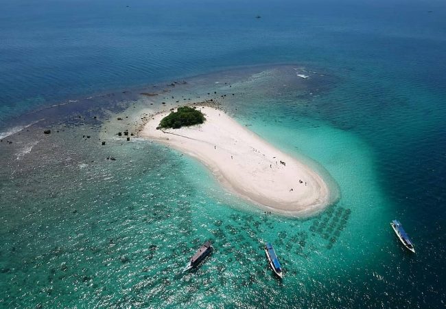 Pulau Badul via @ujungkulon_adventure, Tempat Wisata di Pandeglang Paling Hits, Wisata Sejarah di Pandeglang  , Wisata Religi di Pandeglang, Tempat Wisata di Pandeglang yang Lainnya, Tempat Wisata di Sekitar Pandeglang