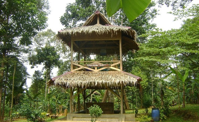 Rumah Hutan Cilowong via Sepedaan, 1. Taman Wisata MBS, 2. Aqualand Serang, 3. Pantai Cibereum Anyer, 4. Pantai Marbella Anyer, 5. Pantai Sambolo, 6. Pantai Anyer, 7. Rumah Hutan Cilowong, 8. Pulau Lima, 9. Napak Tilas Kerajaan Islam di Serang Banten, 10. Pantai Marina Anyer, 11. Pantai Florida Indah Anyer, 12. Pantai Jambu, 13. Pantai Karang Bolong, 14. Pulau Tunda, 15. Curug Leuwibumi, 16. Situ Rawa Arum, 17. Pulau Sangiang, 18. Pantai Lontar, 19. Vihara Avalokitesvara, 20. Wisata Agro Bukit Waruwangi, 21. Pantai Labuan, 22. Danau Rowa Dano, 23. Cagar Alam Pulau Dua, 24. Danau Tasikardi, 25. Hutan Kayu Putih Kragilan, 26. Gunung Pinang, 27. Masjid Tanpa Kubah, Masjid Pecinan Tinggi, 28. Danau Kaolin Bekas Tambang Pasir Ciomas, 29. Arung Jeram Tubing Cikalumpang, 30. Pemandian Cirahab – Curug Goong, 31. Curug Cigumawang, 32. Curug Leuwi Tomo, 33. Benteng Speelwijk, 34. Alun-alun Barat Kota Serang Banten, 35. Pantai Gopek Karangantu, 36. Kerkhoff, 37. Situs Banten Girang, 38. Museum Negeri Banten, 39. Taman Rekreasi Wulandira, 40. Curug Cikotak, 41. Curug Sawer, 42. Masjid Agung Banten, 42. Pos Pengamatan Gunungapi Krakatau (Pasauran), 44. Goa Cilayang, 45. Curug Betung