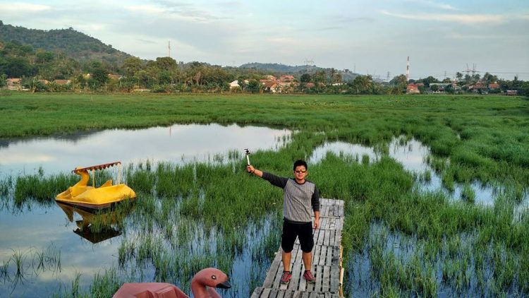Situ Rawa Arum via CitragardenBMW, 1. Tempat Wisata Populer Pantai Anyer di Banten, 2. Tempat Wisata Keluarga Pantai Tanjung Lesung di Banten, 3. Objek Wisata Menantang Gunung Krakatau di Banten, 4. Tempat Wisata Seru ke Kampung Baduy di Banten, 5. Destinasi Wisata Pantai Sawarna di Banten, 6. Obyek Wisata Pulau Umang di Banten, 7. Tempat Wisata Menantang Arung Jeram Sungai Ciberang di Banten, 8. Objek Wisata Religi Masjid Agung Banten, 9. Liburan Seru ke Pulau Dua / Pulau Burung di Banten, 10. Tempat Wisata Alam Rawa Dano di Banten, 11. Tempat Wisata Keluarga Pantai Bagedur di Banten, 12. Berwisata ke Danau Tasikardi di Banten, 13. Destinasi Wisata Pulau Sangiang di Banten, 14. Tempat Wisata Paling Terkenal Pantai Carita di Banten, 15. Tempat Wisata Unik Pantai Karang Bolong di Banten, 16. Objek Wisata Taman Nasional Ujung Kulon di Banten, 17. Objek Wisata Pantai Ciputih di Pandeglang Banten, 18. Tempat Wisata Pantai Cihara Lebak Banten, 19. Objek Wisata Pantai dan Pelabuhan Merak di Banten, 20. Tempat Wisata Pantai Karang Taraje di Banten, 21. Objek Wisata Pantai Karangsongsong Cibobos di Banten, 22. Destinasi Wisata Pantai Mabak di Banten, 23. Tujuan Wisata Alam Air Terjun Cihear di Banten, 24. Objek Wisata Air Terjun Gendang di Banten, 25. Objek Wisata Air Terjun Curug Putri di Banten, 26. Objek Wisata Pemandian Air Panas Cisolong di Banten, 27. Wahana Bermain Water World Citra Raya di Tangerang Banten, 28. Wisata Pemandian Cikoromoy di Banten, 29. Destinasi Wisata Pulau Cangkir di Tangerang, 30. Objek Wisata Situ Cipondoh di Tangerang, 31. Liburan Seru ke Marcopolo Water Adventure di Tangerang, 32. Tempat Wisata Keluarga Ocean Park Water Adventure di Tangerang Selatan, 33. Objek Wisata Taman Buaya Tanjung Pasir di Tangerang, 34. Gunung Pinang, 35. Istana Surosowan, 36. Pantai Sambolo, 37. Benteng Speelwijk, 38. Curug Bumi, 39. Hutan Kayu Putih Kragilan, 40. Situ Rawa Arum, 41. Pulau Lima, 42. Monumen Lengkong, 43. CAS Water Park Pandeglang, 44. Kota Kuno Banten, 45. Kandank Jurank Doank, 46. Pulau Peucang, 47. Curug Betung, 48. Pantai Cibeureum, 49. Pantai Marina, 50. Pantai Pasir Putih Florida, 51. Pantai Jambu, 52. Pulau Panaitan, 53. Telaga Biru Cigaru, 54. Tebing Koja Kandang Godzilla, 55. Pantai Tanjung Burung, 56. Museum Benteng Heritage, 57. Dermaga TPI Tanjung Pasir, 58. Masjid Kali Pasir, 59. Keramat Solear, 60. Kelenteng Tjo Soe Kong, 61. Kelenteng Sampo Tay Jin, 62. Kelenteng Boen San Bio, 63. Kelenteng Boen Hay Bio, 64. Jembatan Pelengkung
