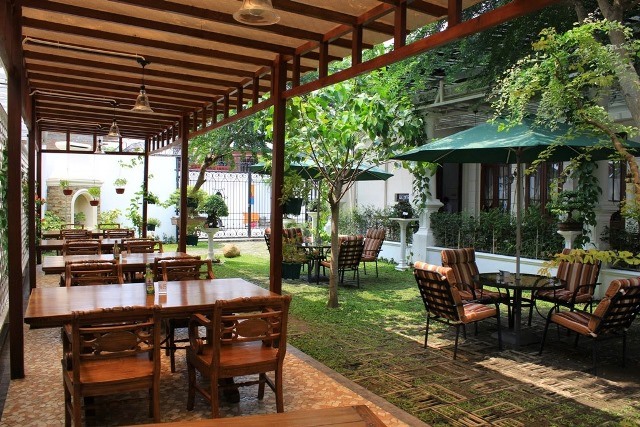 Soup Today via Ceritamedan, 1. Garden Cafe 66, 2. Havana Kafe, 3. Lekker Urban Food House, 4. Coffee Cangkir Café (Tutup), 5. Desadesa Resto, 6. Ben’s Cafe, 7. Ismud Park (Tutup), 8. Soup Today, 9. Sam’s Bistro &amp; Lounge (Tutup), 10. Ichi Dough (Tutup), 11. The Traders Restaurant Cafe &amp; Bar, 12. Resep Nenek Moyangku (Tutup), 13. The Stage Cafe, 14. Merdeka Walk, 15. Sosmed Café, 16. Jalan Semarang, 17. Sowe Restaurant &amp; Lounge, 18. Kesawan Square, 19. The Edge Restaurant, 20. Kopi Ong (Tutup), 21. Coffee Box, 22. SOHO Capital, 23. Howey Pattisier, 24. Kafe Nongkrong (Tutup), 25. D’Raja Coffee, 26. Macehat Coffee, 27. Kafe Potret, 28. Makyung Cafe (Tutup), 29. Kongbox Cafe (Tutup), 30. The Kopi Sadis, 32. Champion Cafe