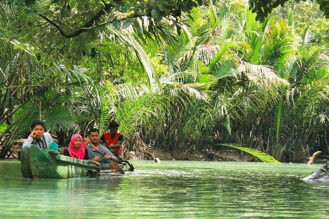 Sungai Cigenter via Travvelingyuk, Tempat Wisata di Pandeglang Paling Hits, Wisata Sejarah di Pandeglang  , Wisata Religi di Pandeglang, Tempat Wisata di Pandeglang yang Lainnya, Tempat Wisata di Sekitar Pandeglang