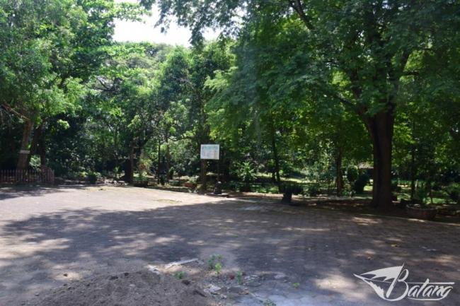 Taman Budaya dan Rekreasi Kramat via Batangkab, 1. Pantai Ujung Negoro Batang, 2. Pantai Celong, 3. Pantai Jodo Gringsing Batang, 4. Pantai Sigandu Batang – Safari Beach Jateng, 5. Kebun Teh Pagilaran Batang, 6. Curug Sijeglong, 7. Curug Agung Batang, 8. Curug Bidadari, 9. Curug Sodong, 10. Curug Genting Blado, 11. Rivertubing di Kali Lampir, 12. Telaga Dringo Batang, 13. Pemandian Air Panas Sangu Banyu, 14. Agrowisata Salak Sodong Batang, 15. Taman Budaya dan Rekreasi Kramat, 16. Batang Dolphin Center, 17. Ecopark Bandar, 18. Desa Wisata Pranten, 19. Goa Jepang (Tutup), 20. Tubing Pandansari Batang, 21. Pantai Pelabuhan Perikanan Batang, 22. Pantai Buntu – Pantai Jodo, 23. Batu Gamelan Batang, 24. Agrowisata Selopajang Timur, 25. Puncak Patran, 26. Wisata Alam Sikembang, 27. Curug Gombong, 28. Curug Botoh, 29. Curug Kanoman, 30. Green House Sri Tani Lestari – Taman Bunga Krisan, 31. Rumah Pohon Tombo (Tutup), 32. Curug Sipitung, 33. Curug Lojahan, 34. Pantai Sicepit – Pantai Segolok, 35. Jembatan Buntu Sengon, 36. Wana Wisata Polowono, 37. Pandang Sri Gunung, 38. Curug Sidangkrong, 39. Hutan Kota Rajawali Batang