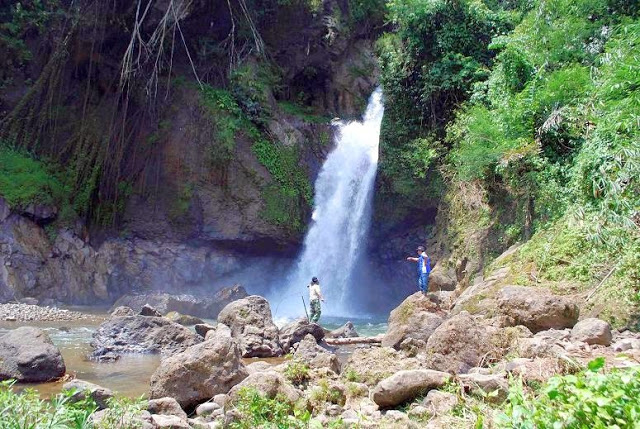 Air Terjun Gunung Condong, 1. Pantai Dewaruci Jatimalang, 2. Pantai Jetis, 3. Pantai Ketawang, 4. Sumber Adventure Center (SAC), 5. Hutan Pinus Kalilo Kaligesing, 6. Alun-alun Kota Purworejo, 7. Masjid Agung Darul Muttaqin Purworejo, 8. Goa Seplawan, 9. Wisata Bukit Sikepel, 10. Wisata Bukit Sikepel, 11. Wisata Curug Gunung Putri, 12. Taman Sidandang, 13. Curug Kaliurip, 14. Puncak Khayangan Sigendol, 15. Pantai Pasir Puncu, 16. Museum Tosan Aji, 17. Puncak Geger Menjangan, 18. Curug Silangit, 19. Gunung Kunir, 20. Curug Kyai Kate, 21. Curug Muncar, 22. TBGS (Taman Batu Goa Sekantong), 23. Wisata Benteng Pendem, 24. Air Terjun ( CURUG SILUMUT ) Loning, 25. Kedung Gulo, 26. Curug Abangan, 27. Goa Nguwik, 28. Curug Lumbung Bener, 29. Desa Wisata Tlogoguwo, 30. Curug Purbayan, 31. Curug Tawing, 32. Sungai Kedung Lesung, 33. Hutan Kusumo Asri