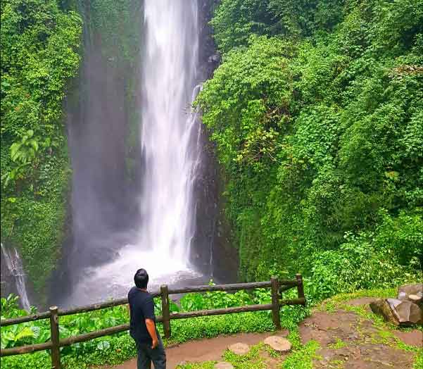 Air Terjun Putuk Truno via @adityaprada8990, 1. Gunung Bromo, 2. Pantai Pasir Putih, 3. Telaga Sarangan, 4. Ranu Kumbolo Gunung Semeru, 5. Pulau Sempu, 6. Pantai Plengkung, 7. Pantai Bandealit, 8. Pantai Sendang Biru, 9. Pulau Merah, 10. Pantai Balekambang, 11. Kawah Ijen Banyuwangi , 12. Jawa Timur Park (Jatim Park) 1, 13. House of Sampoerna, 14. Wisata Bahari Lamongan , 15. Pantai Papuma Jember, 16. Gunung Kelud Kediri, 17. Maharani Zoo & Goa, 18. Pemandian Air Panas Cangar Jawa Timur, 19. Arung Jeram Songa Probolinggo, 20. Air Terjun Madakaripura Probolinggo, 21. Air Terjun Coban Rondo, 22. Puncak B-29, 23. Simpang Lima Gumul – KEDIRI, 24. Gumul Paradise Island Kediri, 25. Taman Langit Gunung Banyak, 26. Jatim Park 2 Malang, 27. Taman Rekreasi Selecta, 28. Wisata Bukit Jaddhih, 29. Air Terjun Dlundung, 30. Predator Fun Park Batu, 31. Eco Green Park, 32. Taman Bungkul, 33. Pantai Batu Bengkung, 34. Air Terjun Putuk Truno, 35. The Grand Taman Safari Prigen Jawa Timur, 36. Pantai Kelapa Tuban, 37. Air Terjun Sedudo