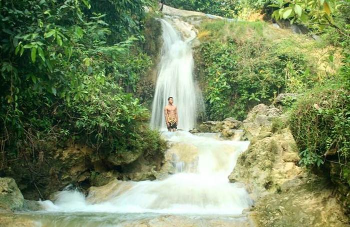 Air Terjun Sanggrahan via @ekopras16, 1. Pantai Pasir Putih Remen, 2. Pantai Kelapa Tuban, 3. Pantai Boom, 4. Air Terjun Nglirip, 5. Pantai Cemara, 6. Pantai Sowan Tuban, 7. Goa Ngerong Tuban, 8. Goa Akbar, 9. Pemandian Bektiharjo Tuban, 10. Pemandian Air Panas Prataan Tuban, 11. Alun-alun Tuban, 12. Makam Sunan Bonang, 13. Mangrove Center, 14. Klenteng Kwan Sing Bio, 15. Wisata Pelang, 16. Wisata Sendang Asmoro, 17. Masjid Agung Tuban, 18. TAMAN SLEKO, 19. WISATA SILOWO MERAKURAK, 20. Mata Air Krawak, 21. Air Terjun Banyulangse, 22. Goa Suci Tuban, 23. Goa Kancing Tuban, 24. Watu Ondo Tuban, 25. Museum Kambang Putih, 26. Pondok Pesantren Perut Bumi Al – Maghribi, 27. Perum Perhutani KPH Jatirogo, 28. Wisata Tebing Pelangi, 29. Air Terjun Sanggrahan, 30. Air Terjun Wukirharjo, 31. Pantai Socorejo, 32. Kambang Putih Tuban Park, 33. Taman Hutan Kota Tuban, 34. Sendang Wangi, 35. Pantai Surindah, 36. Tanazawi Agriculture EduPark & Leisure – Kebun Durian, 37. Goa Putri Asih, 38. Air Terjun Lembah Bongok Tuban, 39. Bukit Trantang, 1. Garang Asem, 2. Belut Goreng Ala Tuban