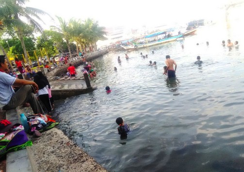 Bahtera Jaya Ancol, 1. Taman Impian Jaya Ancol, 2. Suaka Margasatwa Muara Angke, 3. Museum Bahari, 4. Sea World Ancol, 5. Dunia Fantasi atau Dufan, 6. Taman Wisata Alam (TWA) Angke Kapuk, 7. Ocean Dream Samudra Ancol, 8. Allianz Eco Park, 9. Amped Trampoline Park, 10. Taman Jogging 1 Kelapa Gading, 11. Taman Waduk Pluit, 12. Taman Hutan Kota Penjaringan, 13. Rumah Si Pitung, 14. Marunde Beach, 15. Atlantis Water Adventure, 16. Alive Museum Ancol, 17. Pantai beach pool ancol, 18. Taman Ismail Marzuki (TIM), 19. Danau Sunter, 20. Kawasan Ekowisata Mangrove PIK, 21. Faunaland Ancol, 22. Pasar Seni, 23. Taman Walang Baru, 24. Jakarta Bird Land, 25. Ecopark Club House, 26. Pantai Karnaval Ancol, 27. San Antonio Beach PIK 2, 28. Danau Cincin, 29. Taman Bintaro, 30. Taman Rawa Badak Utara, 31. Taman Segitiga – Gorontalo, 32. Bounce Street Asia, 34. Bahtera Jaya Ancol, 35. Kawasan Pelabuhan Sunda Kelapa, 36. Kampung Tugu, 37. Sentra Perikanan Muara Angke, 38. Kampung Marunda, 39. Kampung Luar Batang