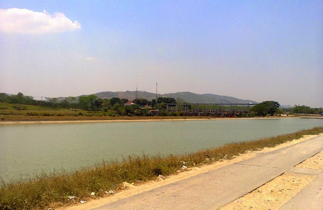 Bendungan Dumpil via Jalanwisata, 1. Waduk Kedung Ombo, 2. Waduk Klambu, 3. Waduk Cindelaras, 4. Waduk Nglangon, 5. Objek Wisata Bledug Kuwu Grobogan, 6. Goa Macan dan Goa Lowo, 7. Goa Urang Grobogan, 8. Wisata Api Abadi Mrapen, 9. Air Terjun Gulingan, 10. Air Terjun Widuri, 11. Objek Wisata Jati Pohon Indah, 12. Objek Wisata Lumpur Kesongo, 13. White Canyon, 14. Kalibiru Grobogan, 15. Kedung Kempul, 16. Sendang Coyo Grobogan, 17. Tugu Lasi, 18. Danau Resto Purwodadi, 19. Kolam Renang Ayodya, 20. Desa Wisata Banjarejo, 21. Bendungan Klambu, 22. Waduk Gambringan, 23. Masjid K.H. Burham, 24. Cindelaras, 25. Taman Remaja Pungkruk, 26. Agrowisata Kebun Blimbing Grobogan, 27. Makam Ki Ageng Selo, 28. Waterboom Mulia Klambu, 29. Waterpark ‘n Snow Gubug, 30. Master Park Purwodadi – Aircraft and Air Travel Master Park, 31. Arung Jeram Grobogan, 32. Wisata Tengah Sawah (WTS), 33. Grojogan Jati Anom, 34. Waduk Butak, 35. Bendungan Glapan Munir, 36. Waduk Sidorejo, 37. Bendungan Dumpil, 38. Wisata Air Terjun Taruman, 39. Sendang Keongan, 40. Grojogan Kinasih, 41. Air Terjun Nganyongan, 42. Puncak Pelangi Gunung Ulo, 43. Menara Simpang Lima, 44. Air Terjun Watu Ondo, 45. Air Terjun Bengkat, 46. Kedung Tlawah, 47. Grojogan Ngrandu