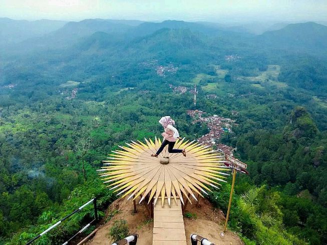 Bukit Patihan Bruno via explorewisata, 1. Pantai Dewaruci Jatimalang, 2. Pantai Jetis, 3. Pantai Ketawang, 4. Sumber Adventure Center (SAC), 5. Hutan Pinus Kalilo Kaligesing, 6. Alun-alun Kota Purworejo, 7. Masjid Agung Darul Muttaqin Purworejo, 8. Goa Seplawan, 9. Wisata Bukit Sikepel, 10. Wisata Bukit Sikepel, 11. Wisata Curug Gunung Putri, 12. Taman Sidandang, 13. Curug Kaliurip, 14. Puncak Khayangan Sigendol, 15. Pantai Pasir Puncu, 16. Museum Tosan Aji, 17. Puncak Geger Menjangan, 18. Curug Silangit, 19. Gunung Kunir, 20. Curug Kyai Kate, 21. Curug Muncar, 22. TBGS (Taman Batu Goa Sekantong), 23. Wisata Benteng Pendem, 24. Air Terjun ( CURUG SILUMUT ) Loning, 25. Kedung Gulo, 26. Curug Abangan, 27. Goa Nguwik, 28. Curug Lumbung Bener, 29. Desa Wisata Tlogoguwo, 30. Curug Purbayan, 31. Curug Tawing, 32. Sungai Kedung Lesung, 33. Hutan Kusumo Asri