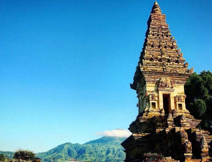 Candi Jawi via @utdindonesiapas, 1. Kawasan Tretes, 2. Taman Safari Prigen, 3. Pantai Lekok, 4. Gunung Bromo, 5. Bukit Flora, 6. Condido Agro Herbal, 7. Finna Golf & Club Resort, 8. Pantai Penunggul, 9. Pemandian Alam Banyu Biru Pasuruan, 10. Candi Jawi, 11. Candi Gunung Gangsir, 12. Danau Ranu Grati, 13. Kebun Raya Purwodadi, 14. Kebun Apel Khrisna, 15. Agrowisata Bhakti Alam Pasuruan, 16. Air Terjun Gumandar, 17. Air Terjun Sumber Nyonya, 18. Air Terjun / Coban Cemoro Gading, 19. Coban Waru Pasuruan, 20. Coban Rambut Moyo, 21. Air Terjun Kakek Bodo Pasuruan, 22. Air Terjun Putuk Truno, 23. Saygon Waterpark, 24. Sawahe Pak Budi, 25. The Taman Dayu, 26. Alun-alun Pasuruan, 27. Taman Pakuncen, 28. Taman GOR Untung Suropati, 29. Taman Sekargadung, 30. Hutan Mangrove Nguling, 31. Air Terjun Baung, 32. Air Terjun Alap-alap di Pasuruan, 33. Air Terjun Tundo Pitu di Pasuruan, 34. Masjid Cheng Hoo Pandaan, 35. Curug Coban Watu, 36. Saygon Night Park, 37. Kedawung Agro Selfie, 38. Reco Kembar, 39. Pemandian Taman Ria Suropati, 40. Taman Hayati, 41. Candi Belahan (Candi Sumber Tetek)