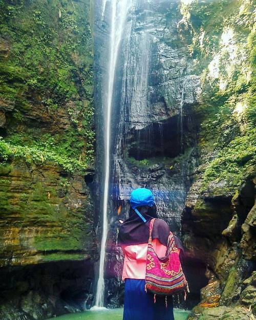 Curug Kaliurip via @inggitnf, 1. Pantai Dewaruci Jatimalang, 2. Pantai Jetis, 3. Pantai Ketawang, 4. Sumber Adventure Center (SAC), 5. Hutan Pinus Kalilo Kaligesing, 6. Alun-alun Kota Purworejo, 7. Masjid Agung Darul Muttaqin Purworejo, 8. Goa Seplawan, 9. Wisata Bukit Sikepel, 10. Wisata Bukit Sikepel, 11. Wisata Curug Gunung Putri, 12. Taman Sidandang, 13. Curug Kaliurip, 14. Puncak Khayangan Sigendol, 15. Pantai Pasir Puncu, 16. Museum Tosan Aji, 17. Puncak Geger Menjangan, 18. Curug Silangit, 19. Gunung Kunir, 20. Curug Kyai Kate, 21. Curug Muncar, 22. TBGS (Taman Batu Goa Sekantong), 23. Wisata Benteng Pendem, 24. Air Terjun ( CURUG SILUMUT ) Loning, 25. Kedung Gulo, 26. Curug Abangan, 27. Goa Nguwik, 28. Curug Lumbung Bener, 29. Desa Wisata Tlogoguwo, 30. Curug Purbayan, 31. Curug Tawing, 32. Sungai Kedung Lesung, 33. Hutan Kusumo Asri